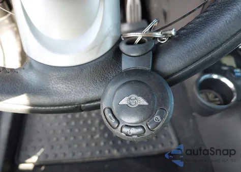 2007 Mini Cooper S z USA, uszkodzony, nr VIN WMWMF73527TL91853